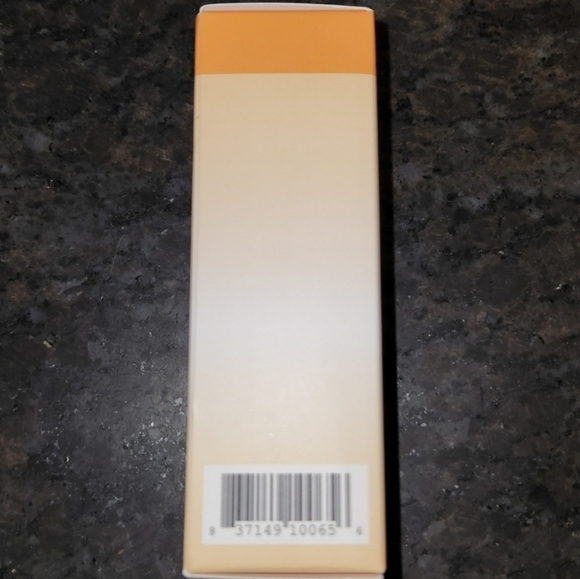 Type A Beauty Concentrated Vitamin C Serum - Picture 5 of 5